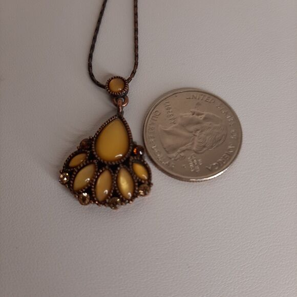 Vtg 1928 Copper Toned Yellow Moon Glow Rhinestone Necklace chain - Picture 8 of 8